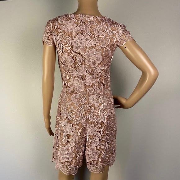 NEW DRESS THE POPULATION LACE PLUNGING V-NECK ROMPER - Picture 6 of 8